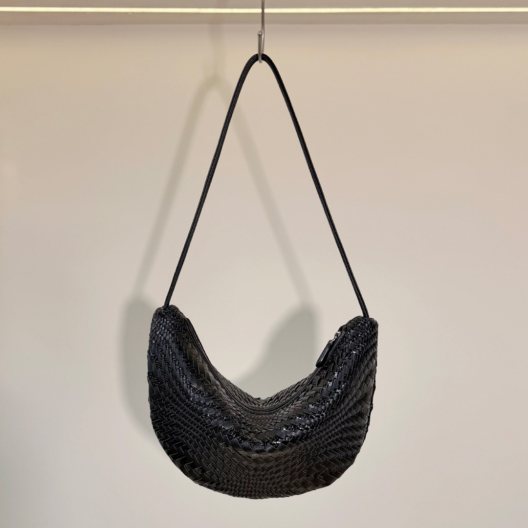 Mendy Woven Banana Bag Women L - Women Bags Polene ulasan dan harga